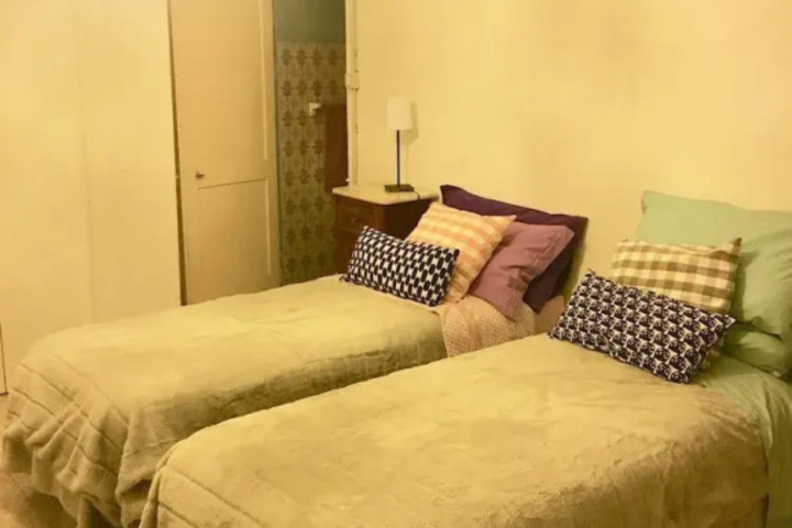 Room 6 of 14