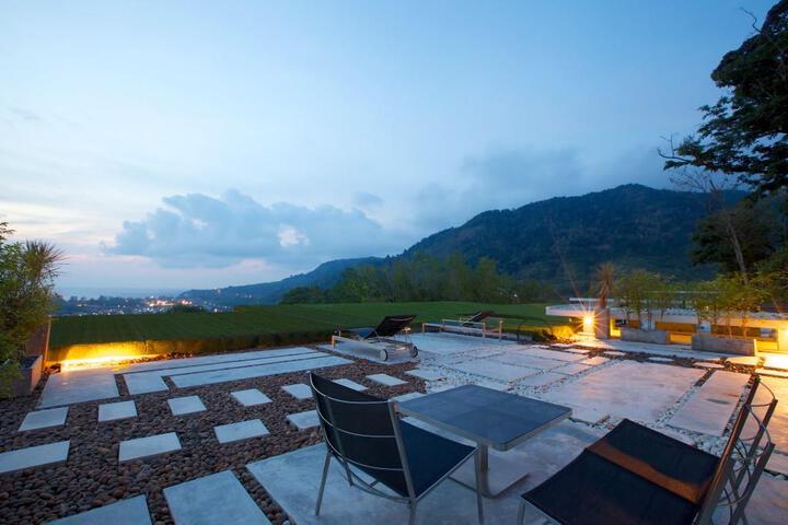 Luxury Penthouse Seaview Kamala