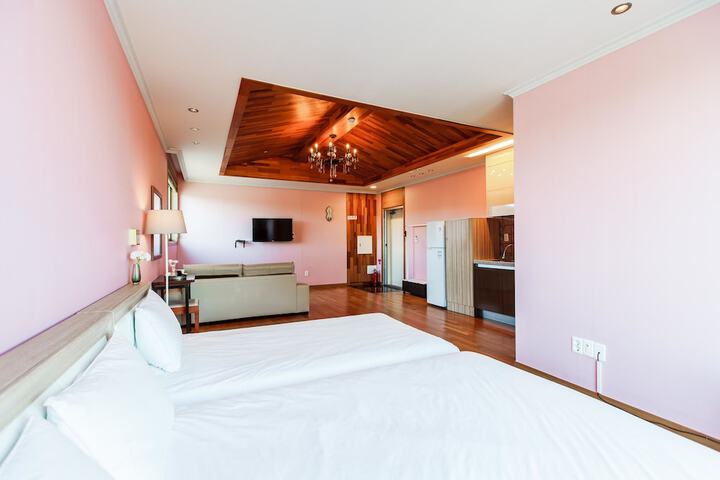 Room 2 of 59