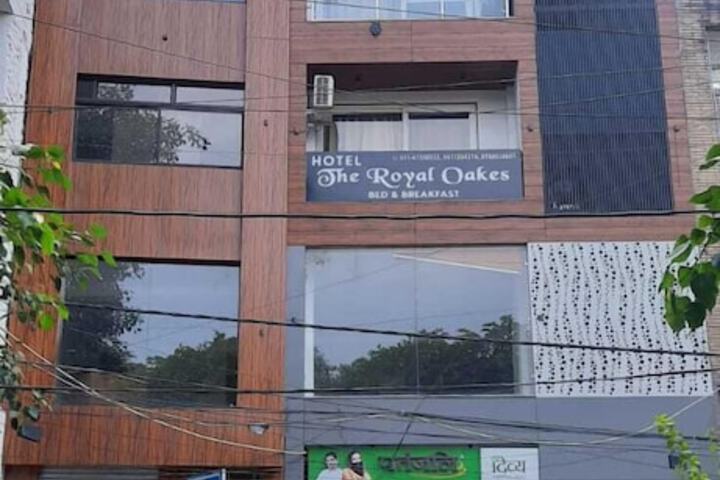The Royal Oakes