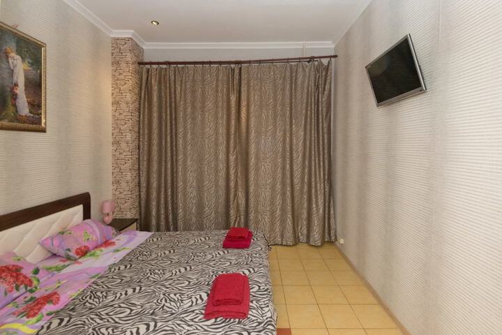 Room 25 of 28