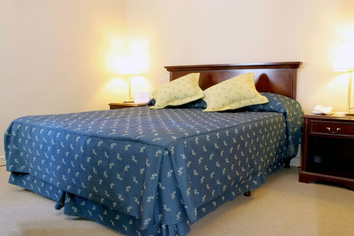 Room 12 of 37