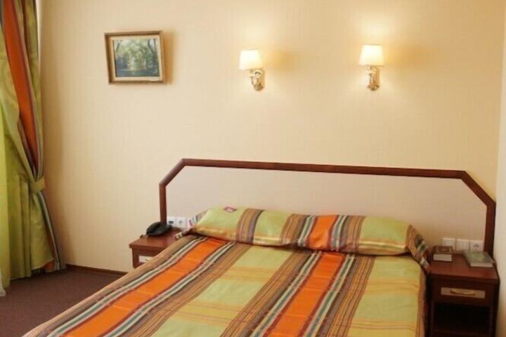 Room 15 of 28