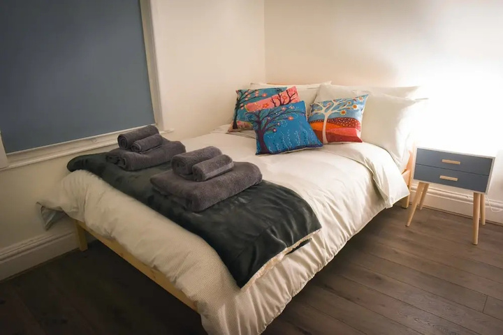 Room 2 of 23