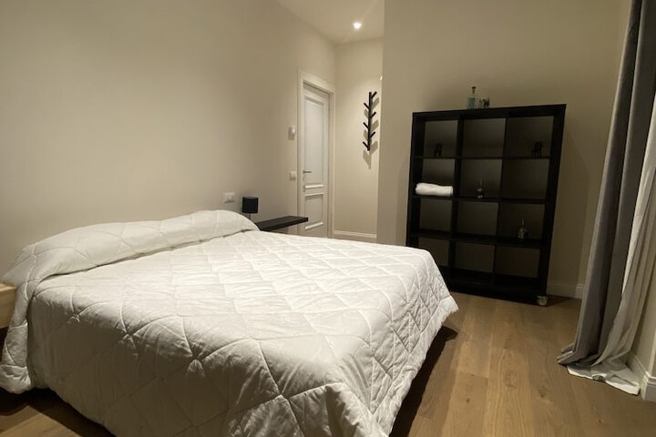 Room 8 of 93