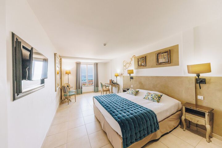 Room 2 of 94