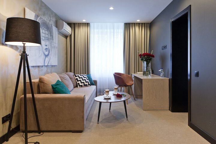 Room 16 of 47