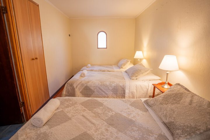 Room 12 of 103