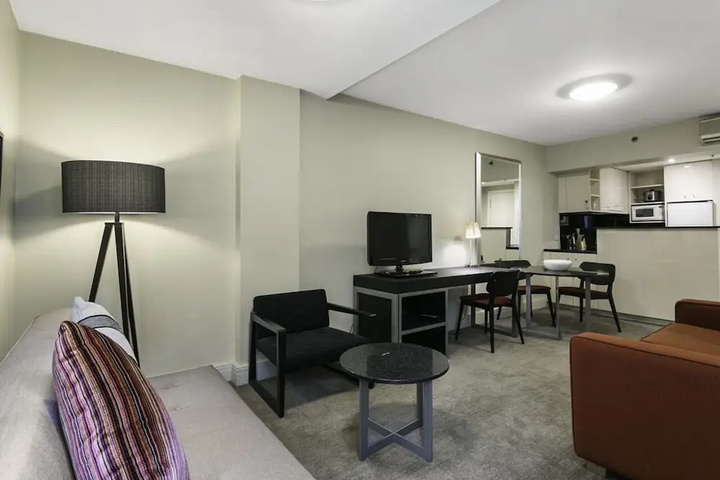 Room 3 of 8