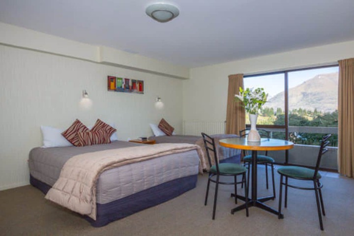 Room 4 of 66