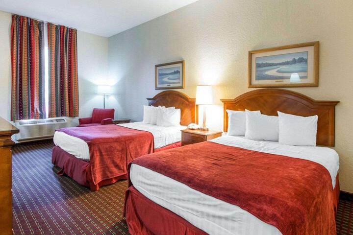 Standard Room, King or Two Doubles (2 of 8)
