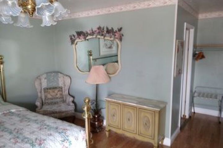 Room 28 of 51