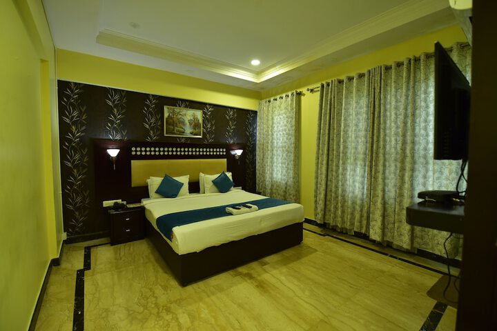 Room 8 of 25