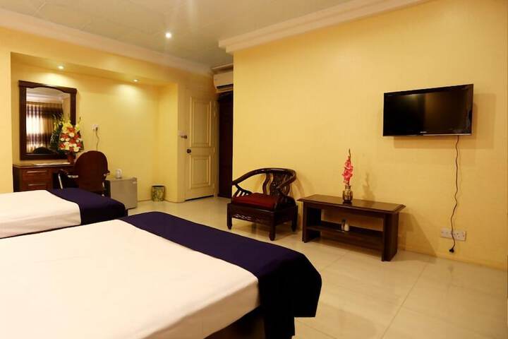 Room 14 of 32