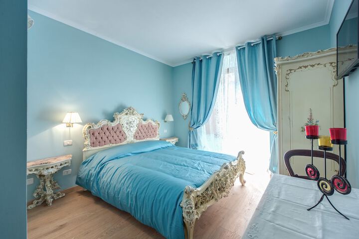 Room 3 of 42