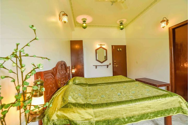 Room 14 of 39