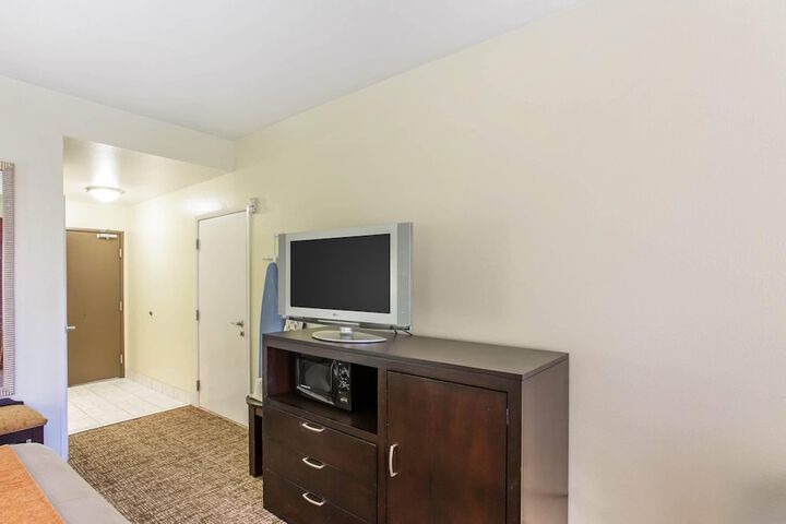 Room 27 of 56