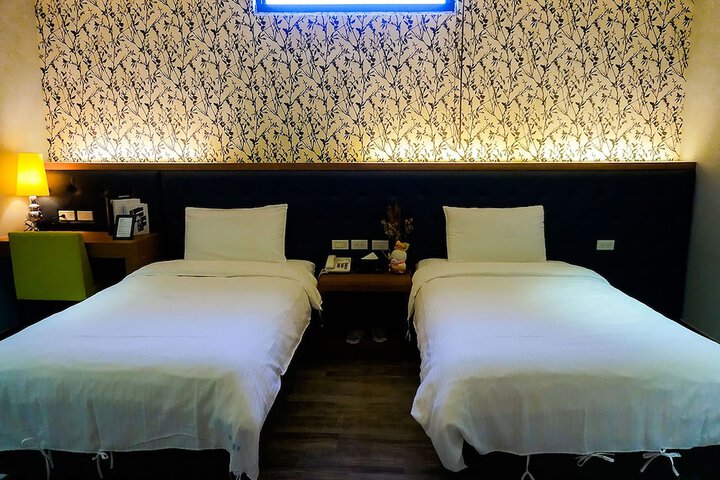 Room 3 of 53