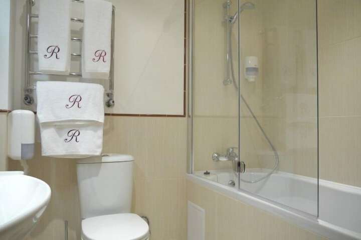 Room 34 of 63