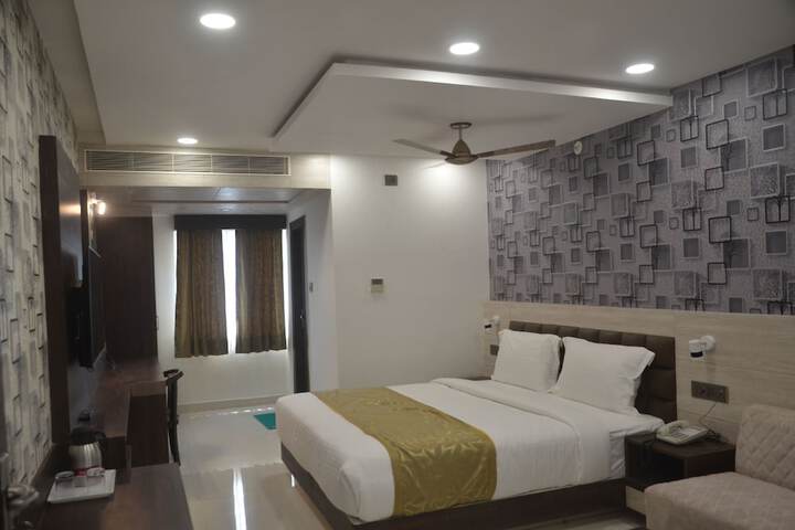 Room 8 of 22