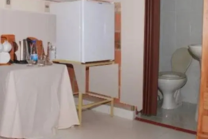 Room 8 of 14