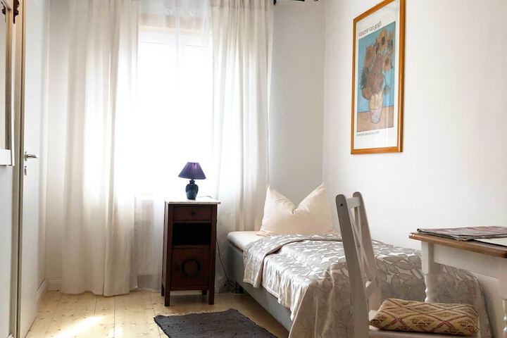 Room 27 of 113