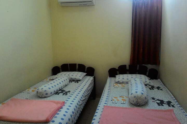 Room 8 of 19