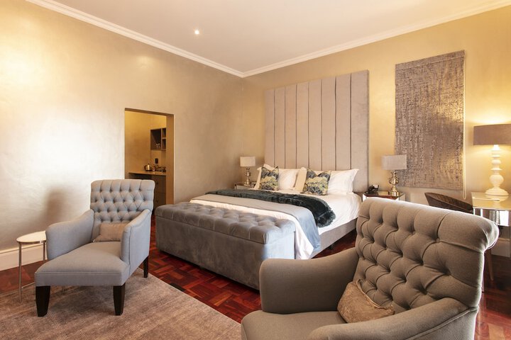 Room 4 of 89