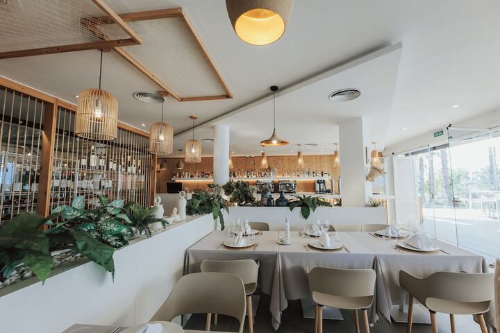 Dining Photos