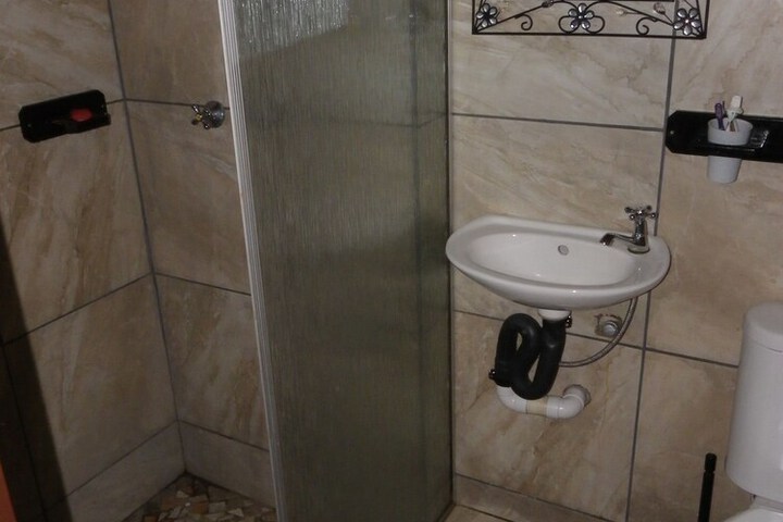 Room 13 of 27
