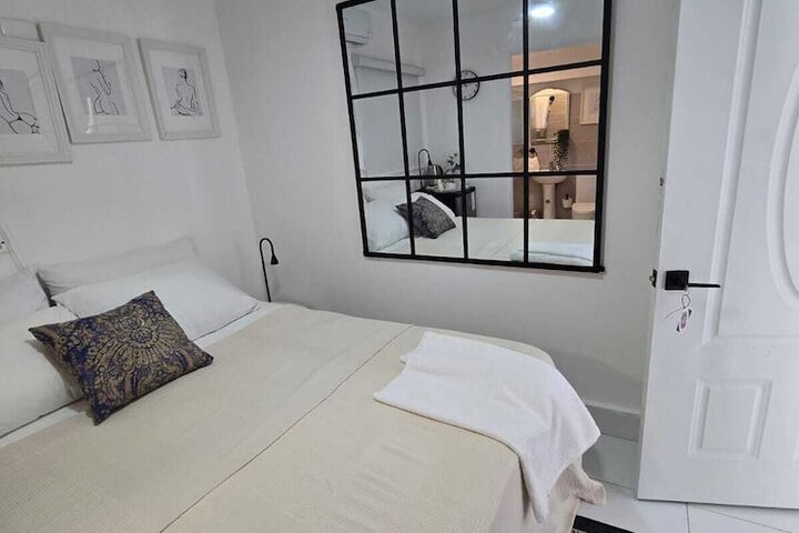 Room 7 of 37