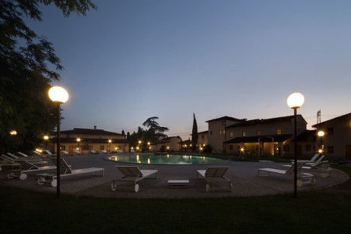 Hotel with Pool