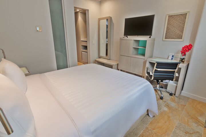Room 10 of 42