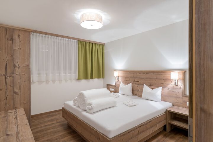 Room 10 of 90