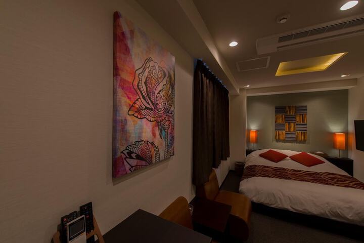 Room 10 of 48