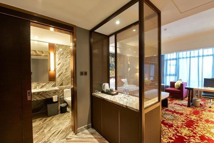 Room 21 of 39