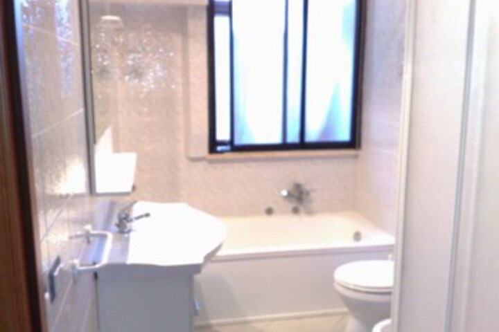 Room 3 of 52