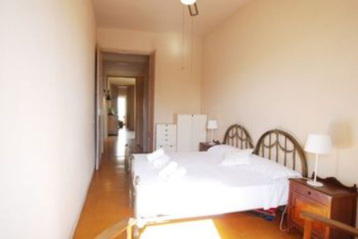 Room 9 of 32