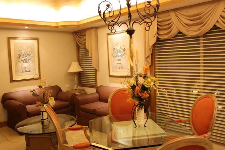 Room 8 of 79