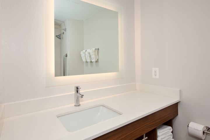 1 King Bed Standard Mobility Accessible Tub (2 of 12)