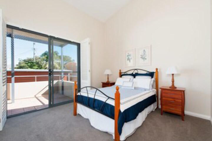 Room 11 of 20
