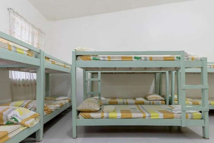 Room 8 of 16