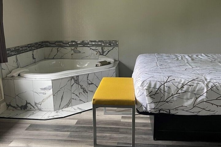 Standard King Bed Accessible (2 of 35)