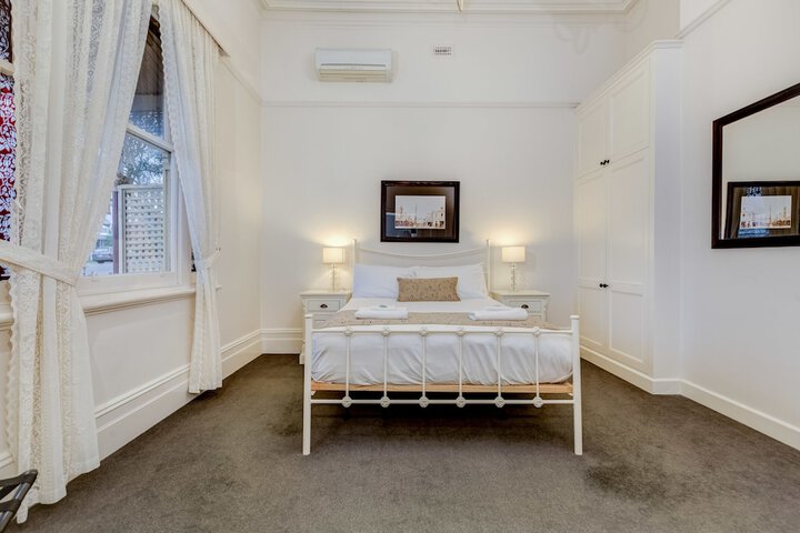 Room 6 of 56