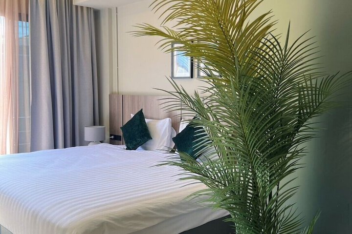 Room 9 of 49