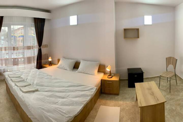 Room 6 of 35