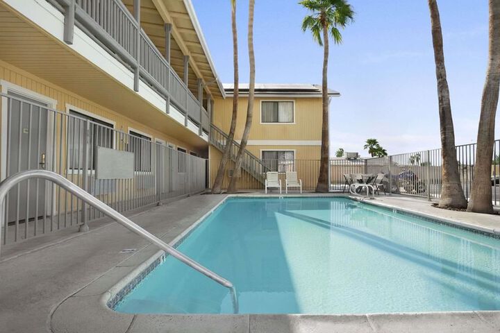 Pool 40 of 47