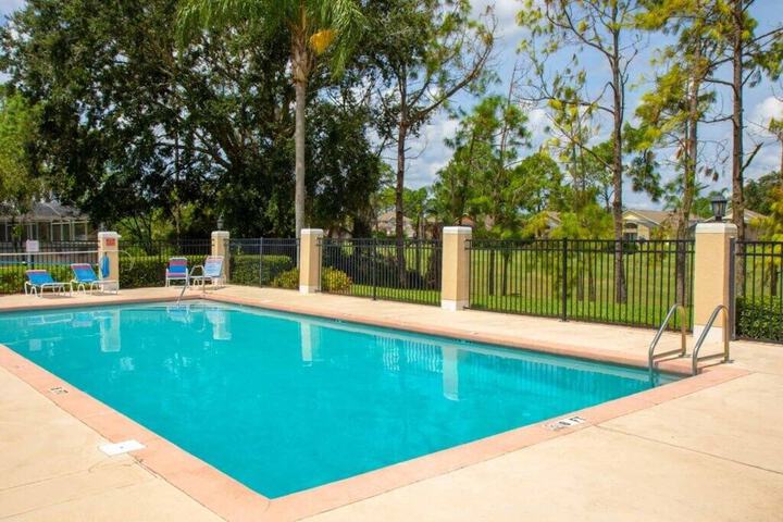Pool 19 of 33