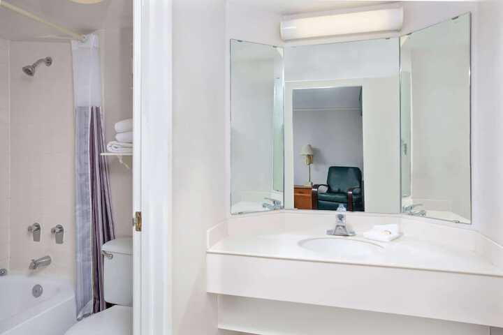 1 King Bed (3 of 16)
