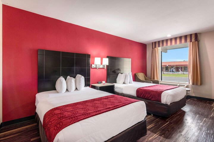 2 Double Beds (6 of 9)